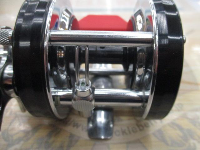 ｱﾝﾊﾞｻﾀﾞｰ5600C赤ﾍﾞﾛ