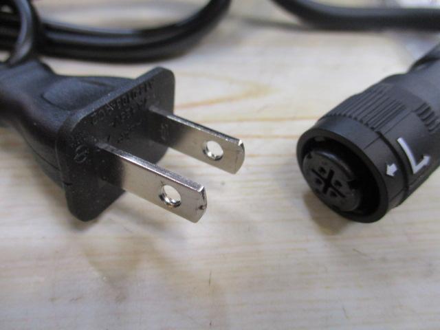 22BTﾏｽﾀｰ11AH充電器
