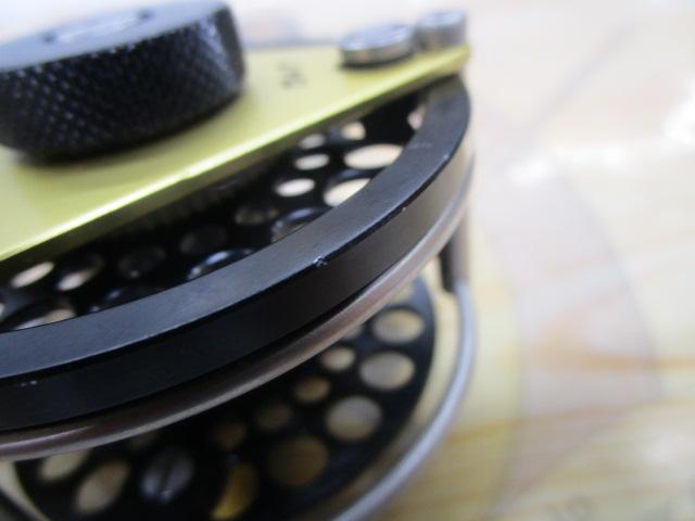 F1 トラウン ブラック/ゴールド