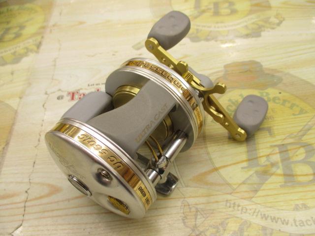 UC5601C シルバー