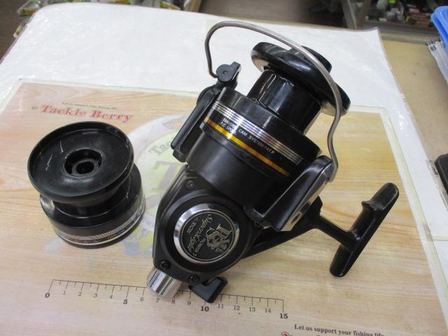 ﾌﾟﾛｽｶｲﾔｰ7ｽｰﾊﾟｰﾗｲﾄ 右(磯物/細糸)