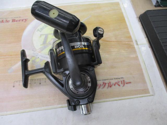 ﾌﾟﾛｽｶｲﾔｰ7ｽｰﾊﾟｰﾗｲﾄ 右(磯物/細糸)