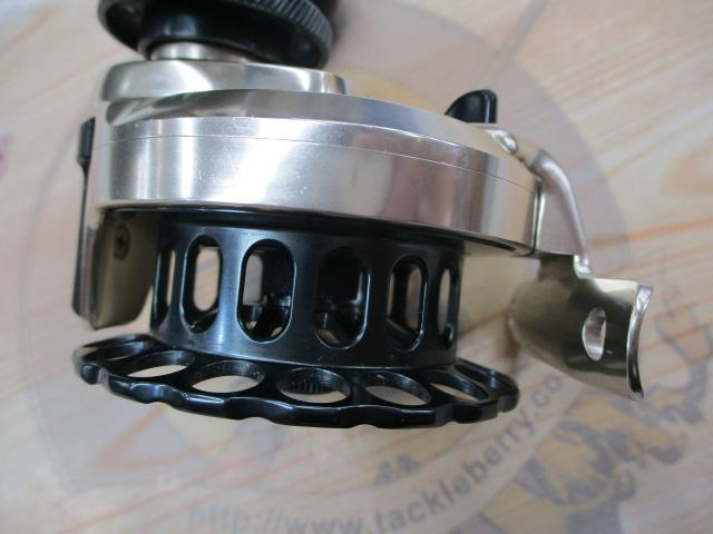 カセ筏師 THEアスリート大チヌ 65D-GB(左) ゴールド/ブルーブラック