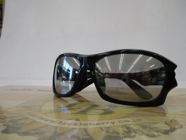 ドゥーマブラック#フィールドグレー/シルバーミラー