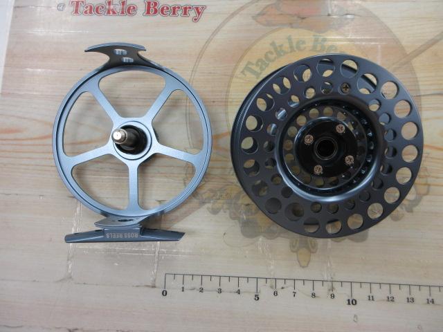 ｴﾎﾞﾘｭｰｼｮﾝ 3 ｽﾚｰﾄﾌﾞﾙｰ