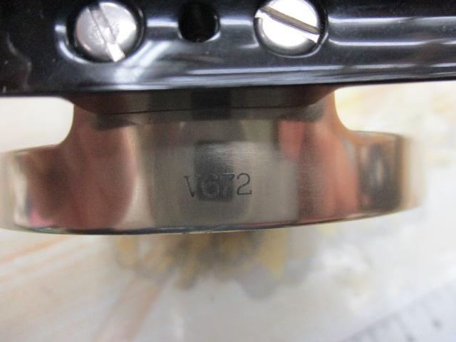 ｻｰﾓﾝｱﾝﾁﾘﾊﾞｰｽ左 ﾌﾞﾗｯｸ/ｺﾞｰﾙﾄﾞ