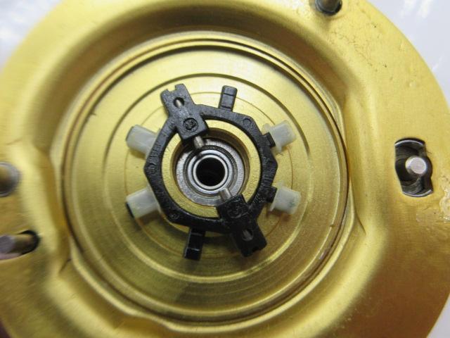 4600C4 HyperWinch ブラック/ゴールド