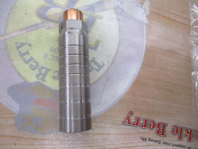 チタンピトンガード