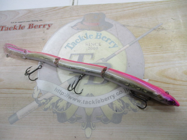 ﾒｶﾞﾊﾞｽ　ｲｰﾗ