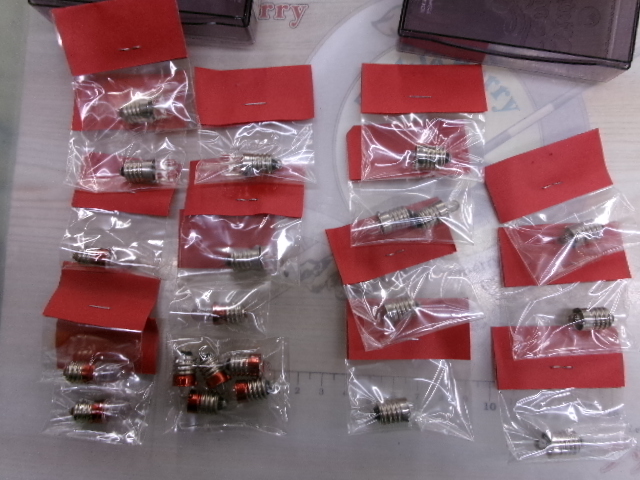 【ｾｯﾄ商品】水中ﾗｲﾄの電球大量ｾｯﾄ