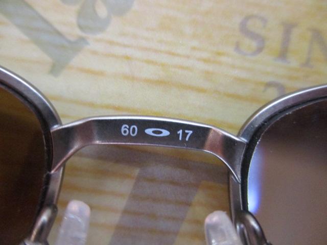 ｵｰｸﾘｰ 偏光ｻﾝｸﾞﾗｽ