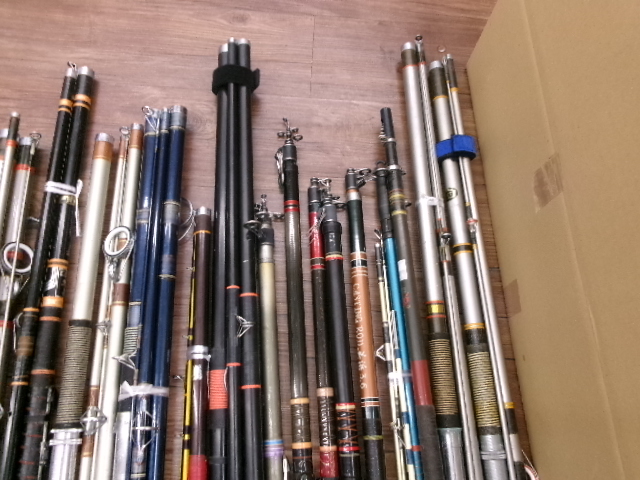 【ｾｯﾄ商品】古い投げ竿など大量ｾｯﾄ(ｼﾞｬﾝｸ含む)