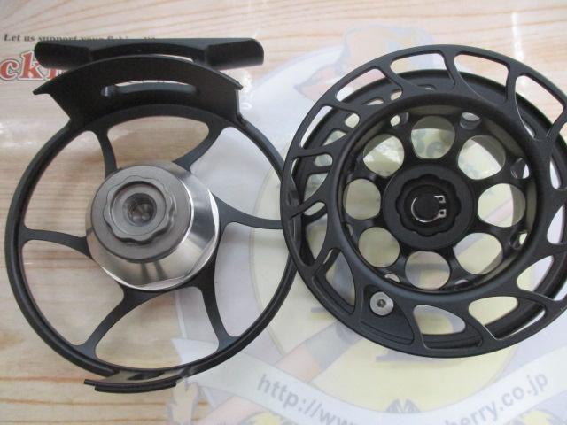 ｱｲｺﾆｯｸ3PLUS ﾌﾞﾗｯｸ/ｼﾙﾊﾞｰ