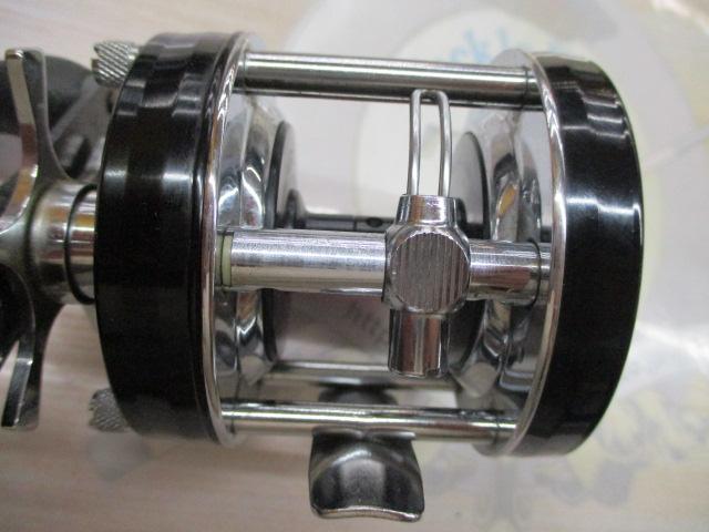 ｱﾝﾊﾞｻﾀﾞｰ5600C赤ﾍﾞﾛ