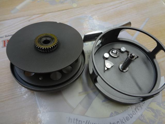 ﾌｪﾛｰｽﾞ ｽﾓｰﾙﾄﾗｳﾄ