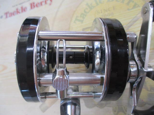 5001Cﾌﾞﾗｯｸ(山型ﾘﾑ/3ｽｸﾘｭｰ/4本ｽﾄﾚｰﾄﾄﾞﾗｸﾞﾉﾌﾞ)