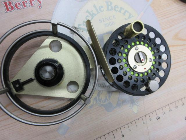 F2 ﾘｵｵﾙﾋﾞｺﾞ ﾌﾞﾗｯｸ/ｺﾞｰﾙﾄﾞ