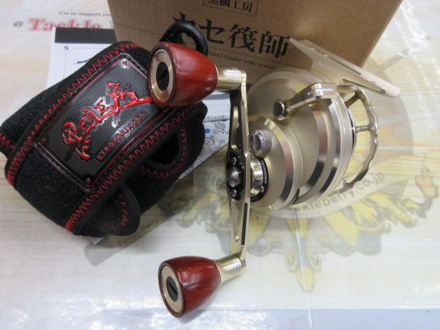 ｶｾ筏師 ｱｽﾘｰﾄ70 ﾚｰｻｰG(左) ｺﾞｰﾙﾄﾞ