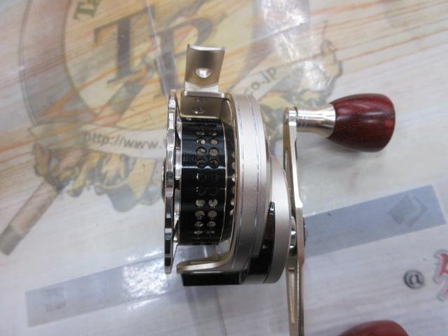 ｶｾ筏師 ｱｽﾘｰﾄ70 ﾚｰｻｰG(左) ｺﾞｰﾙﾄﾞ