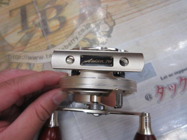 ｶｾ筏師 ｱｽﾘｰﾄ70 ﾚｰｻｰG(左) ｺﾞｰﾙﾄﾞ