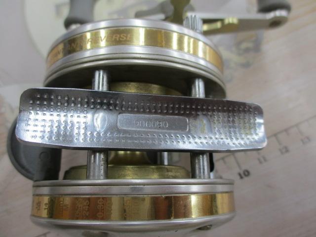 UC4600C ｼﾙﾊﾞｰ