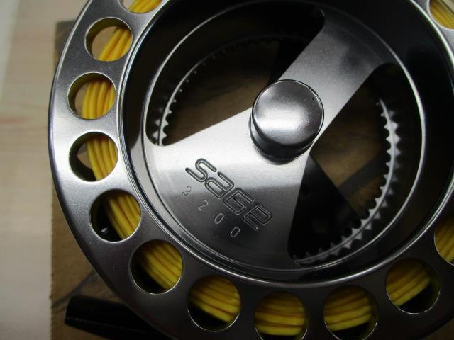 3200