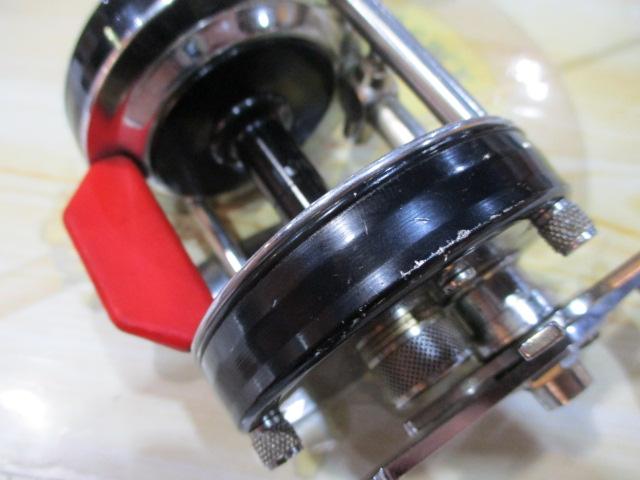 ｱﾝﾊﾞｻﾀﾞｰ5600C赤ﾍﾞﾛ