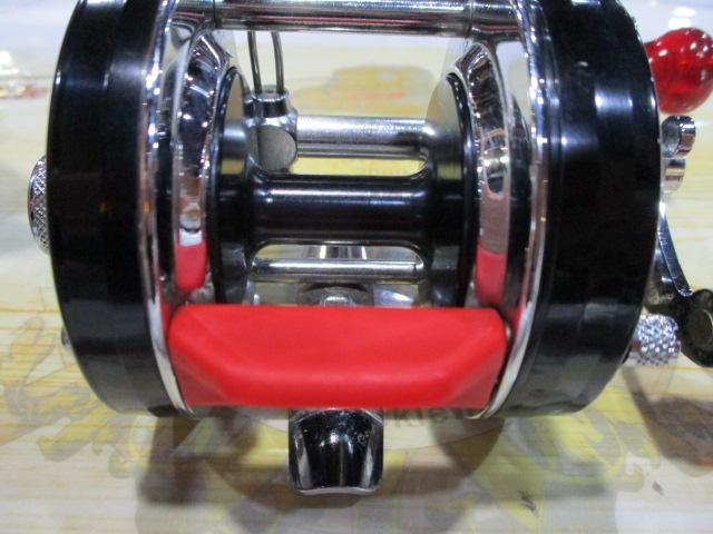ｱﾝﾊﾞｻﾀﾞｰ5600C赤ﾍﾞﾛ
