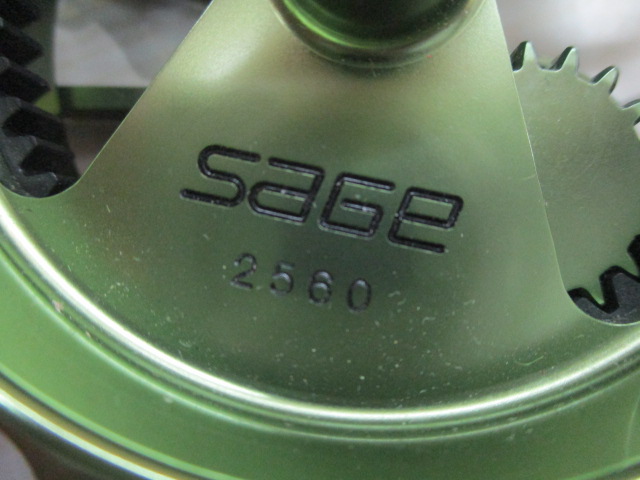 2560