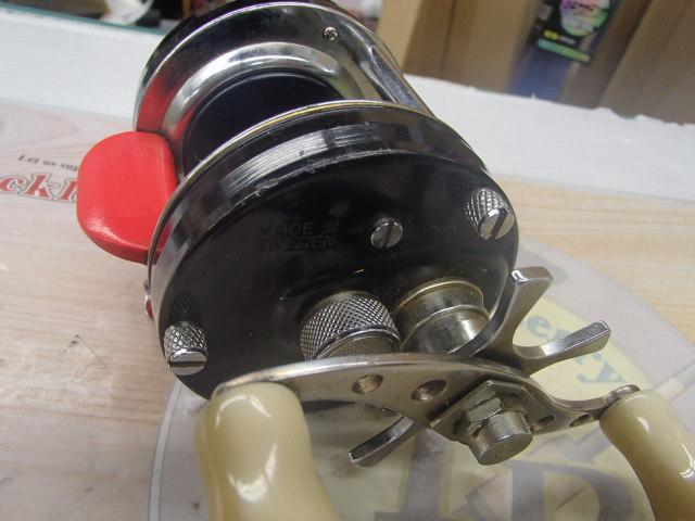 ｱﾝﾊﾞｻﾀﾞｰ5600C赤ﾍﾞﾛ