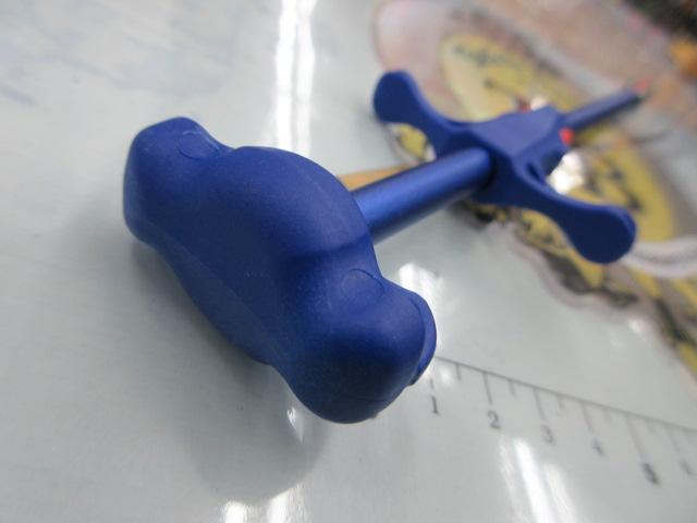 ドレスフックリリーサー