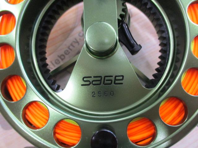 2560