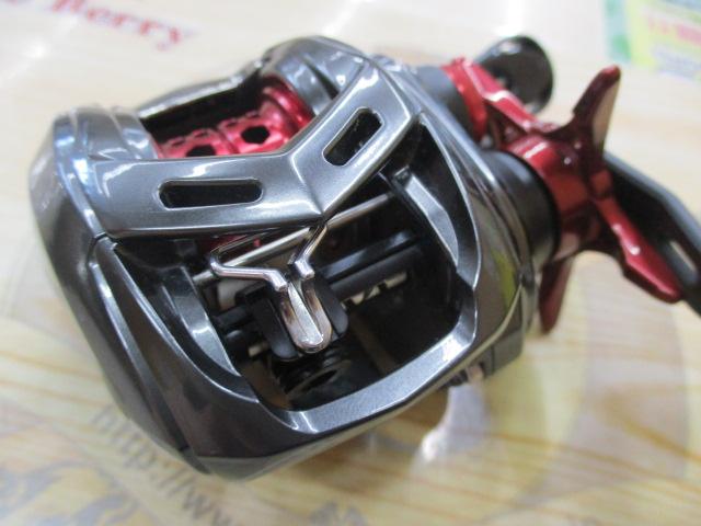 アルファス AIR 8.6 L Amazon | ダイワ(DAIWA) ベイトリール 20 アルファス AIR TW 8.6