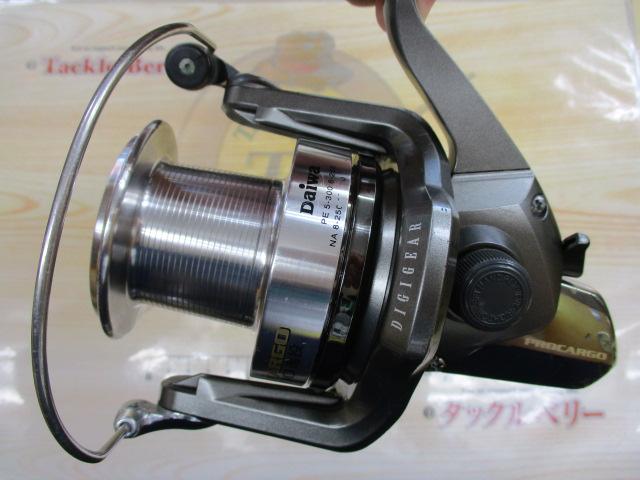 ☆極美品☆ダイワ 15 プロカーゴ 5500遠投 (2015モデル) Amazon | ダイワ(DAIWA) スピニングリール(投げ・遠投) 15