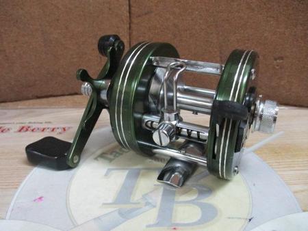 Heddon MARK IV 3200 ベイトリール Heddon Mark IV Model 3200 Vintage Bait Casting Reel Old Fishing