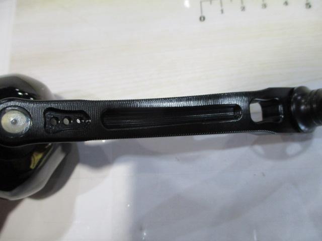 パワーアーム98響モデルシマノ(左)8000~14000ブラック&ゴールド