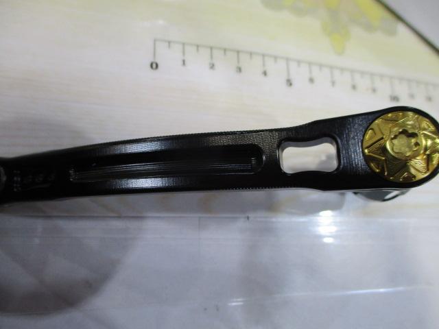 パワーアーム98響モデルシマノ(左)8000~14000ブラック&ゴールド